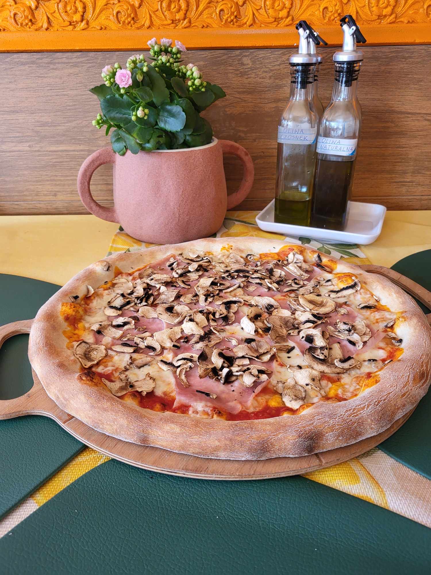 Pizza_wloska_Capri_Antonio_Kasprzaka_Lodz.JPG