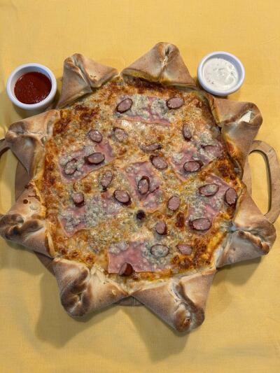 24. PIZZA GWIAZDA - 32 cm - 3 dowolne składniki - PIZZA W KSZTAŁCIE KWIAZDY :)