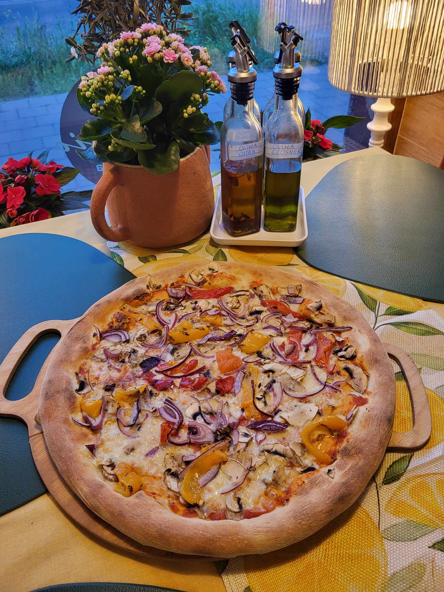 Pizza_Wegetariana_-_Antonio_kasprzaka_Lodz.JPG
